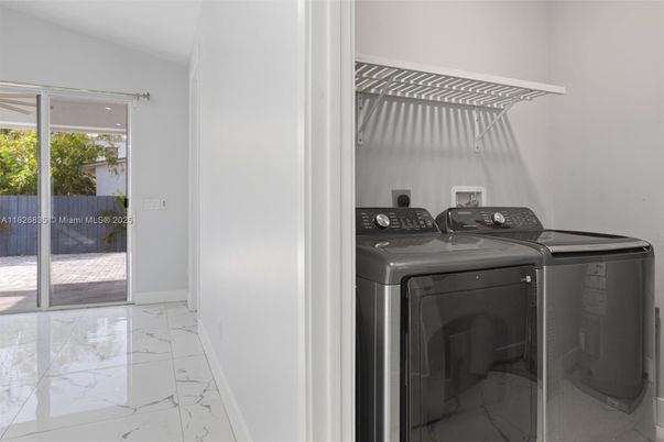 Interior, Marble, Utility Closets, Washer