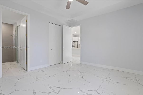 Empty room, Interior, Marble, Recessed Lighting