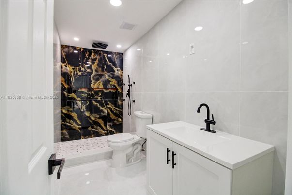 Bathroom, Interior, Recessed Lighting