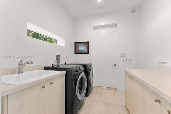 Interior, Recessed Lighting, Washer