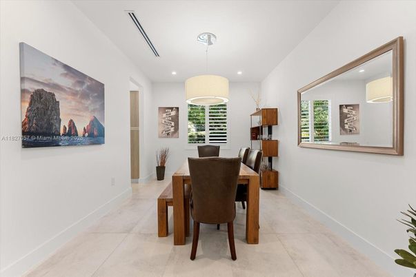 Dining room, Interior, Recessed Lighting