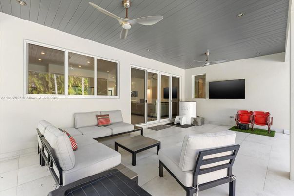 Exterior, Living room