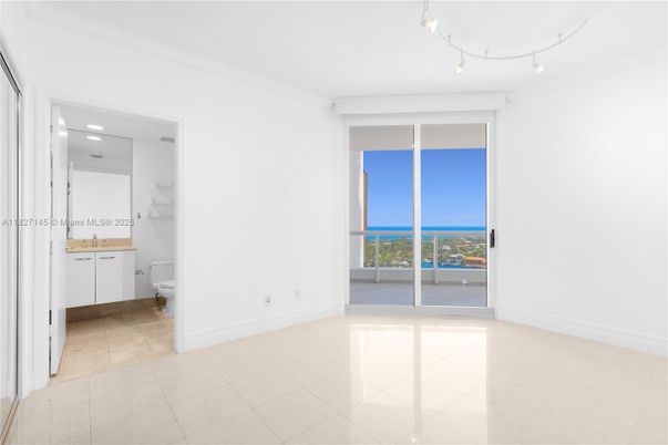 Bathroom, Empty room, Interior, Recessed Lighting, Water