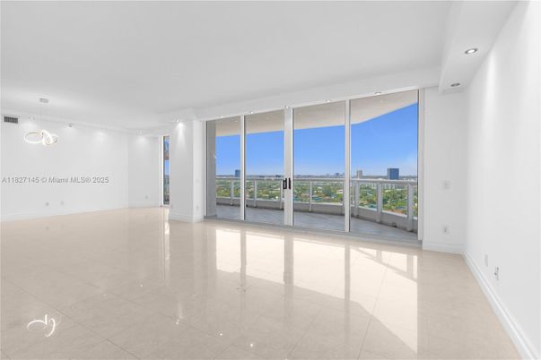 Empty room, Interior, Pendant Lights, Recessed Lighting