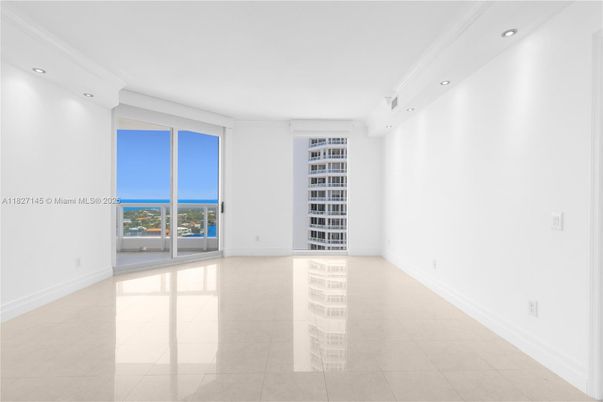 Empty room, Interior, Recessed Lighting, Water