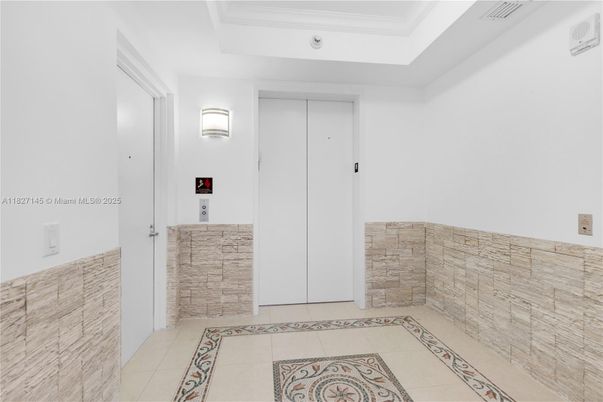 Elevator, Interior