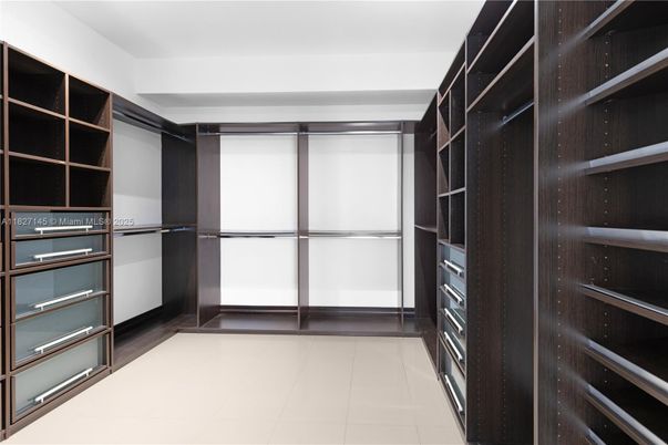 Interior, Walk-in Closets
