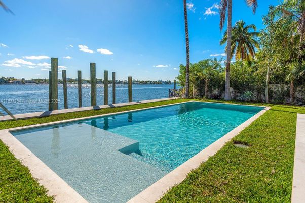 Exterior, Pool, Water