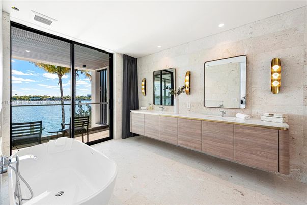 Bathroom, Dual Sink Vanities, Free Standing Baths, Interior, Recessed Lighting, Water