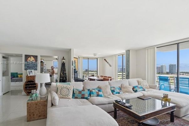 Dining room, Interior, Living room, Water