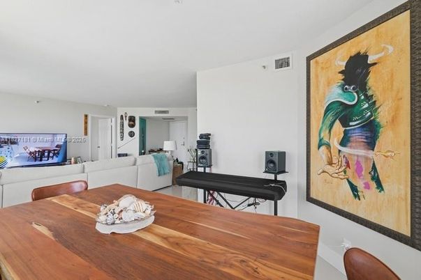 Dining room, Interior