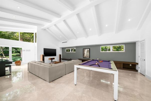 Billiard Table, Game Room, Interior, Living room, Recessed Lighting