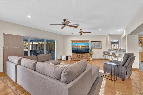 Dining room, Interior, Living room, Recessed Lighting