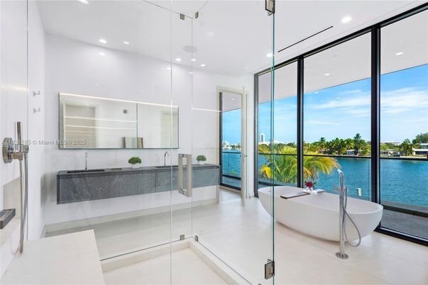 Bathroom, Free Standing Baths, Glass Shower, Interior, Recessed Lighting, Water