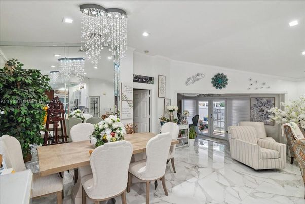 Chandelier, Dining room, Interior, Marble, Pendant Lights, Recessed Lighting