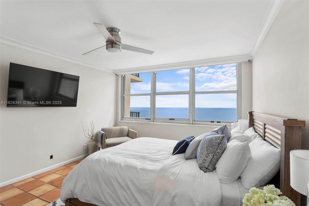 Bedroom, Interior, Water