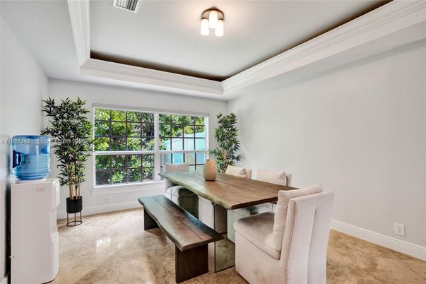 Dining room, Interior