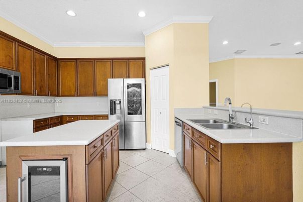 Interior, Kitchen, Recessed Lighting, Washer