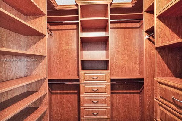 Interior, Walk-in Closets
