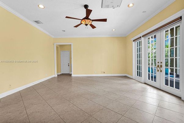 Empty room, Interior, Recessed Lighting