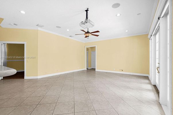 Empty room, Interior, Recessed Lighting