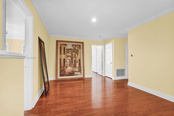 Empty room, Interior, Recessed Lighting, Wood Texture Flooring