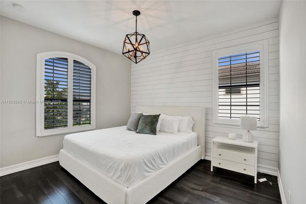 Bedroom, Interior, Pendant Lights, Wood Texture Flooring