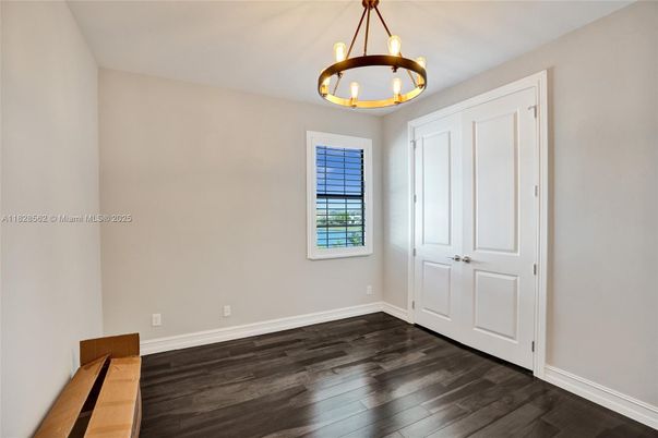 Interior, Pendant Lights, Wood Texture Flooring