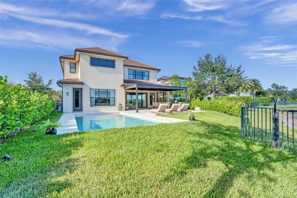 Backyard, Exterior, Pool