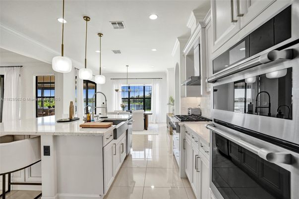 Dining room, Interior, Kitchen, Pendant Lights, Recessed Lighting, Stainless Steel Appliances, Water