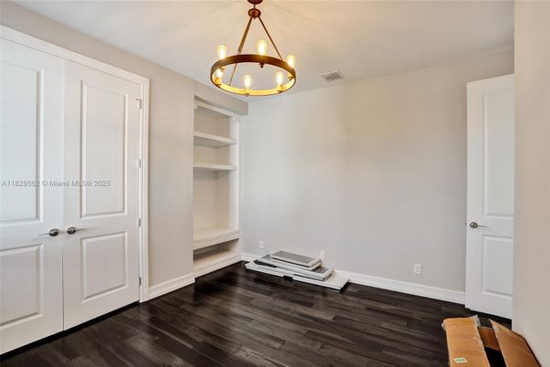 Interior, Pendant Lights, Wood Texture Flooring