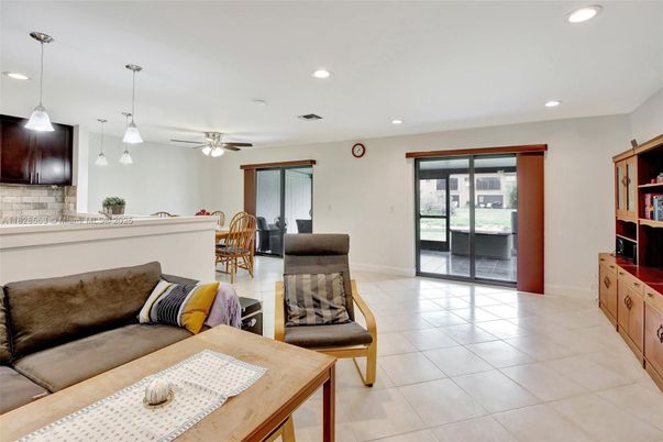 Dining room, Interior, Living room, Pendant Lights, Recessed Lighting