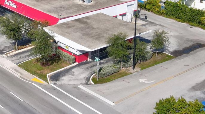Exterior, Drone