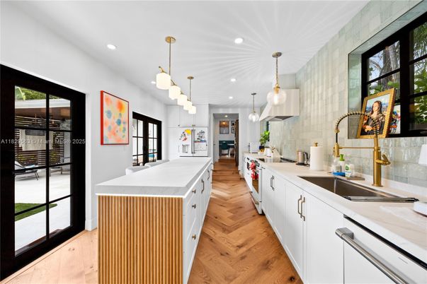 Interior, Kitchen, Pendant Lights, Recessed Lighting, Wood Texture Flooring