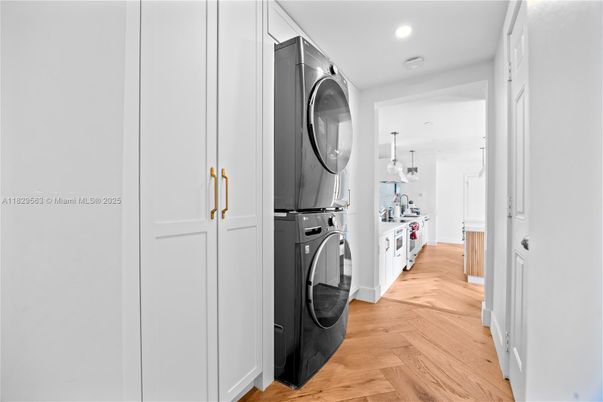 Interior, Recessed Lighting, Utility Closets, Washer, Wood Texture Flooring