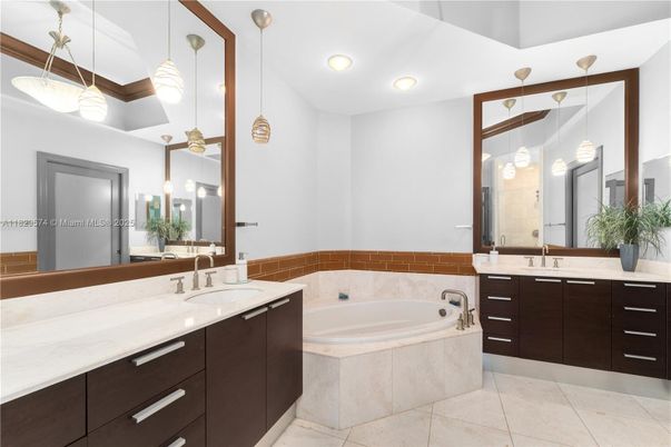 Bathroom, Dual Sink Vanities, Interior, Pendant Lights, Recessed Lighting