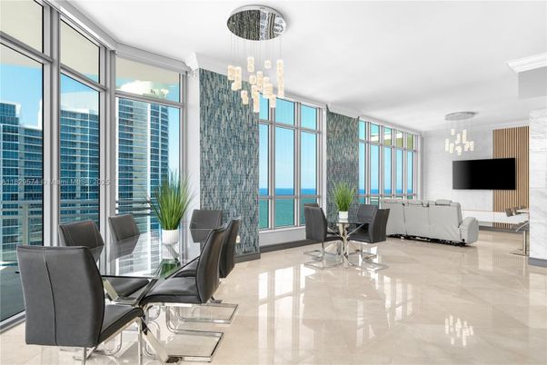 Dining room, Interior, Living room, Pendant Lights, Water