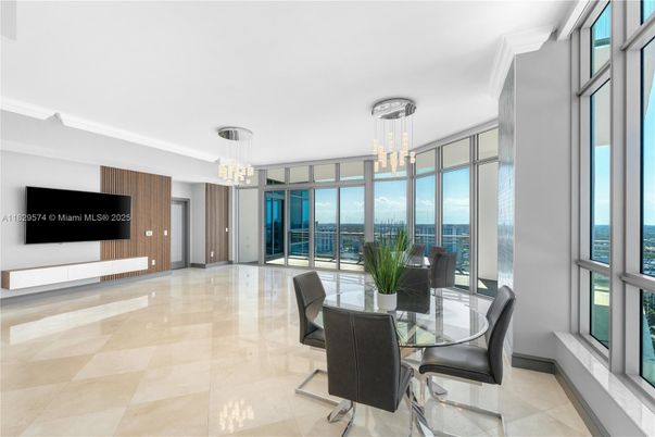 Chandelier, Dining room, Interior, Pendant Lights, Water
