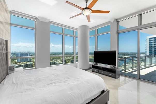 Bedroom, Interior, Water