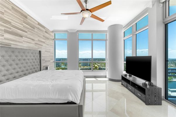 Bedroom, Interior, Water