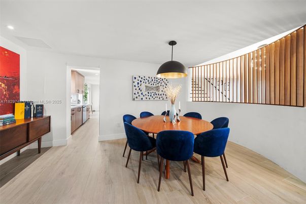 Dining room, Interior, Kitchen, Pendant Lights, Recessed Lighting, Wood Texture Flooring