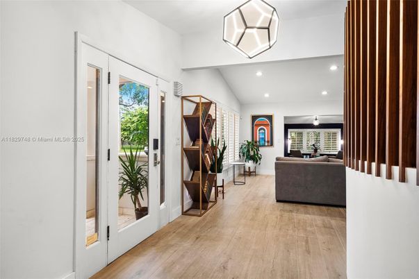 Interior, Living room, Pendant Lights, Recessed Lighting, Wood Texture Flooring