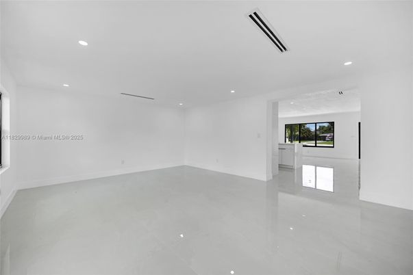 Empty room, Interior, Recessed Lighting