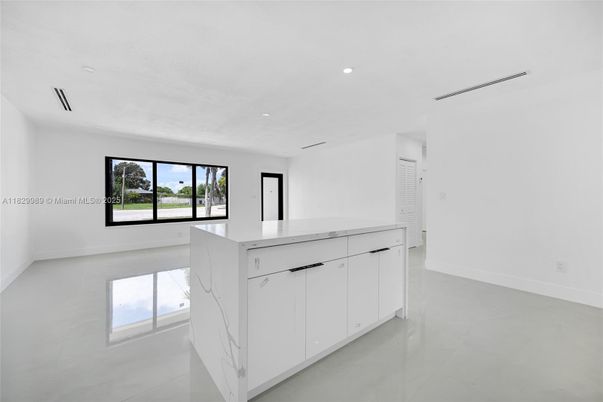 Empty room, Interior, Kitchen, Recessed Lighting