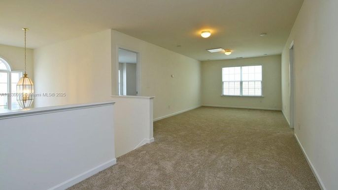 Empty room, Interior, Pendant Lights