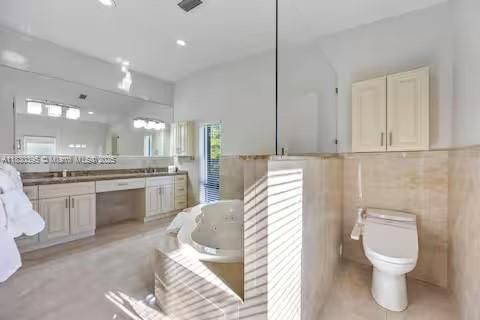 Bathroom, Interior, Recessed Lighting