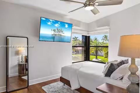 Bedroom, Interior, Water, Wood Texture Flooring