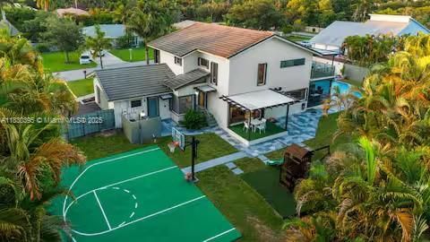 Exterior, Drone