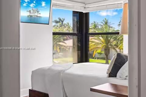 Bedroom, Interior, Water