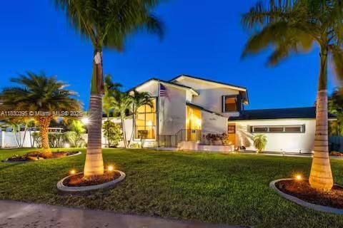 Backyard, Exterior, Facade, Modern